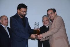 Prsanth-N-receivng-the-awards-from-Ch.-Birender-Singh